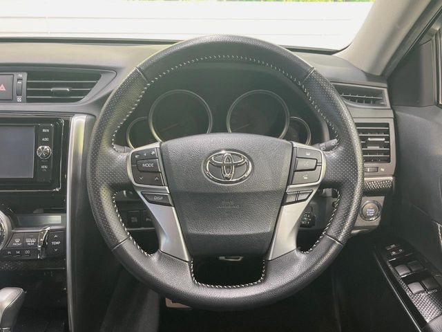 �y�����v�����X�e�A�����O�z�㎿�Ȋv���g�p���邱�ƂŁA��ɂ����������݂ƂĂ��^�]���₷���n���h���ł���