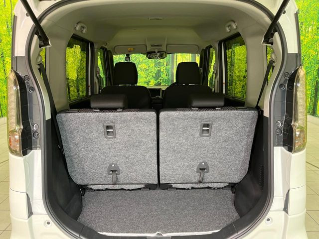 ���i�̂���������ʋ΁A���}���ɏ\���ȉ׎��X�y�[�X���m�ۂ��Ă���܂��B�Z�J���h�V�[�g��|���ƁA�傫�ȉו��̐ύڂ��\�ł���