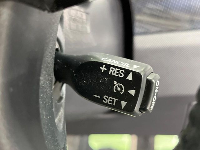 �y�N���[�Y�R���g���[���z�������H�����N���N���s�B�A�N�Z���𗣂��Ă���葬�x�ő��s���ł��A�������^�]���̕��S���y��!�����E�������ȒP�ȃX�C�b�`����Œ����ł��܂��B