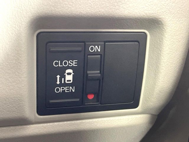 �y�p���[�X���C�h�h�A�z�X�}�[�g�L�[��^�]�Ȃ̃X�C�b�`�ŃX���C�h�h�A�̊J���\���d��������͂����ăh�A���J����K�v�������A���������q�l�ł��A�d���ו��������Ă��鎞�����N�ɊJ���߂ł��܂���