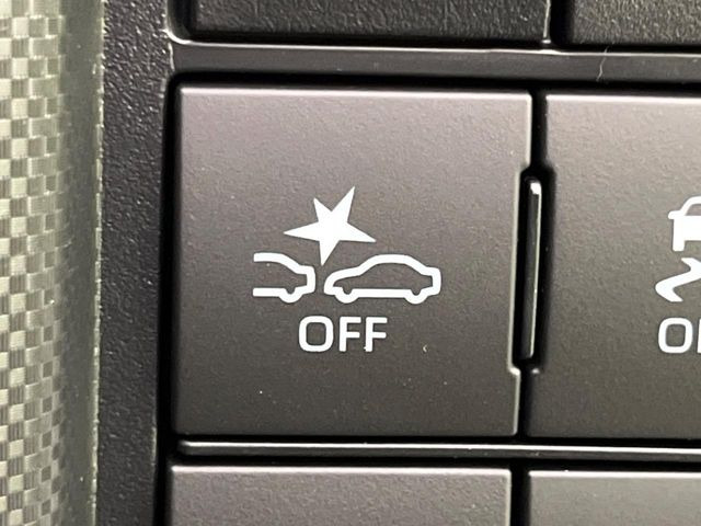 【スマートアシスト】走行中に前方の車両等を認識し、衝突しそうな時は警報とブレーキで衝突回避と被害軽減をアシスト。より安全にドライブをお楽しみいただけます。