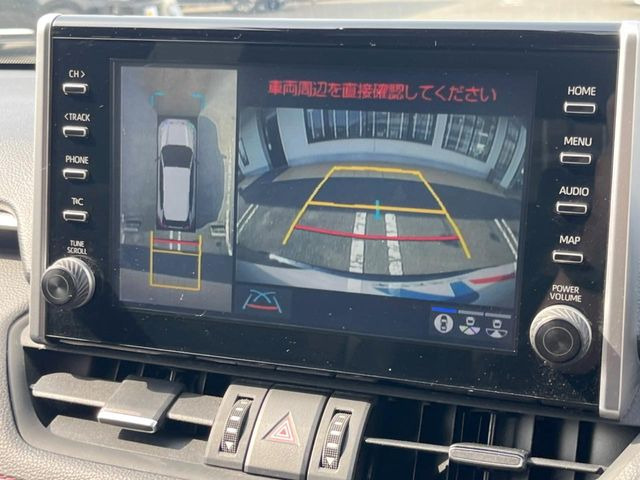 【パノラミックビューモニター】専用のカメラにより、上から見下ろしたような視点で360度クルマの周囲を確認することができます☆死角部分も確認しやすく、狭い場所での切り返しや駐車もスムーズに行えます。