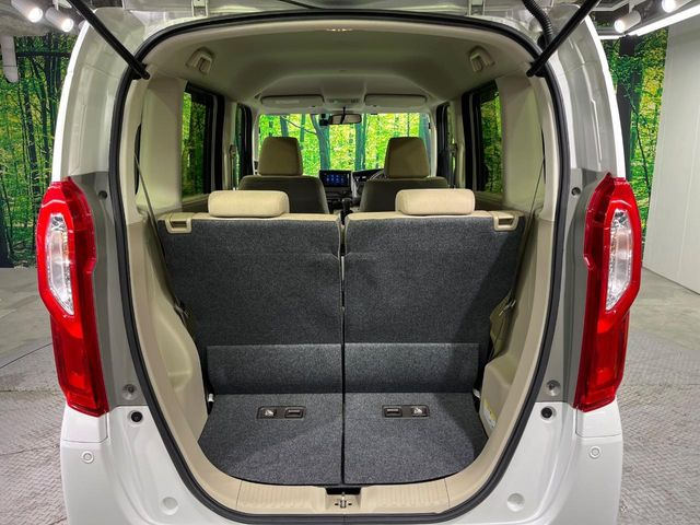 ���i�̂���������ʋ΁A���}���ɏ\���ȉ׎��X�y�[�X���m�ۂ��Ă���܂��B�Z�J���h�V�[�g��|���ƁA�傫�ȉו��̐ύڂ��\�ł���