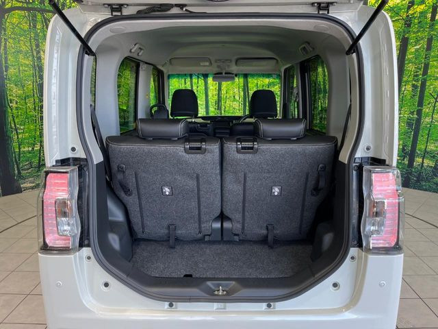 ���i�̂���������ʋ΁A���}���ɏ\���ȉ׎��X�y�[�X���m�ۂ��Ă���܂��B�Z�J���h�V�[�g��|���ƁA�傫�ȉו��̐ύڂ��\�ł���