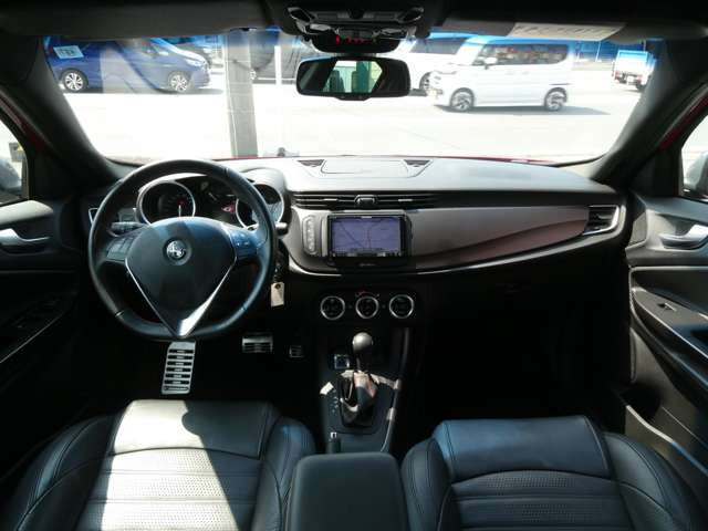 �i�����ꂽ�C���p�l����́A�X�^�C���b�V�������쐫�⎋�F���ɂ��D��A�O���̂��Ȃ��f�U�C���ɂȂ��Ă���܂�!