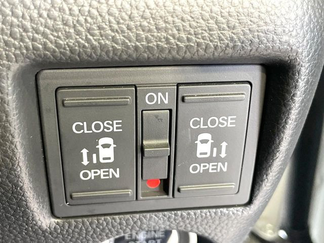 �y�����X���C�h�h�A�z���ԏ�ŗׂ̎ԂƂ̊Ԋu���������ɂ������A�X���C�h�h�A�Ȃ���S!�h�A�I�[�v������������炸�A�J�������L���̂ŏ��~�肪�Ƃ��Ă��ȒP�ł��B�傫�ȉו��̏o���������Ȃ���\��