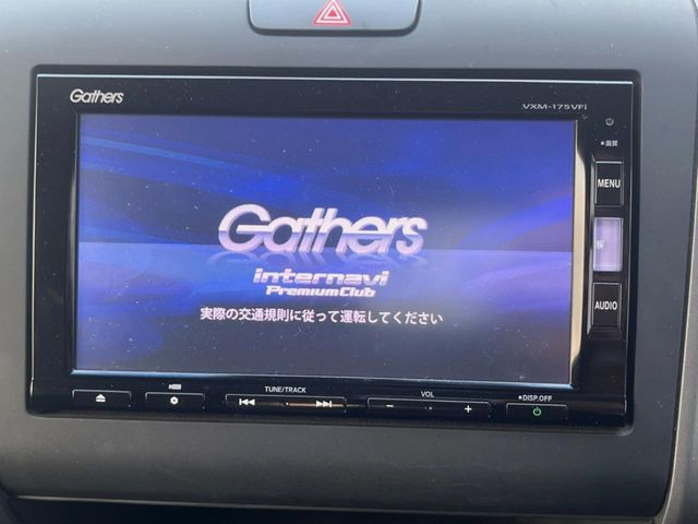 �y�����i�r�z�l�C�̏����i�r�𑕔����Ă���܂��B�i�r�̎g���₷���͂������A�I�[�f�B�I�@�\���[��!�L�����v�◷�s�͂������A�ʋ΂┃�����ȂǕ��i�̃h���C�u���y�����Ȃ�͂���