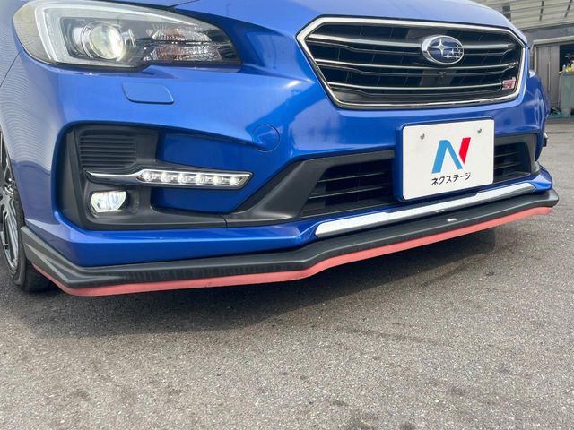 �ySTI�X�^�C���p�b�P�[�W�z�t�����g�E�T�C�h�E���A��STI�̃G�A���œ���B�O�ς̃X�|�[�e�B�[�����ۗ������Ă���邾���łȂ��A�������s���̋�̓o�����X���œK�����Ă���܂��B