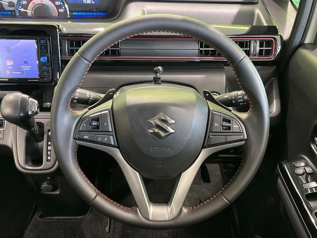 �y�����v�����X�e�A�����O�z�㎿�Ȋv���g�p���邱�ƂŁA��ɂ����������݂ƂĂ��^�]���₷���n���h���ł���