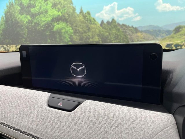 �y12.3�C���`�}�c�_�R�l�N�g�z�ԓ��̕��͋C�Ƀ}�b�`������^�f�B�X�v���C�B�X�}�z�ڑ��ł̃i�r�g�p��Bluetooth�Đ����A�l�X�ȋ@�\���y���߂܂��B�����I�ȃ_�C�������삪�\�ŁA�g��������ǍD�ł��B