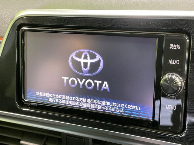 �y�����i�r�z�l�C�̏����i�r�𑕔����Ă���܂��B�i�r�̎g���₷���͂������A�I�[�f�B�I�@�\���[��!�L�����v�◷�s�͂������A�ʋ΂┃�����ȂǕ��i�̃h���C�u���y�����Ȃ�͂���