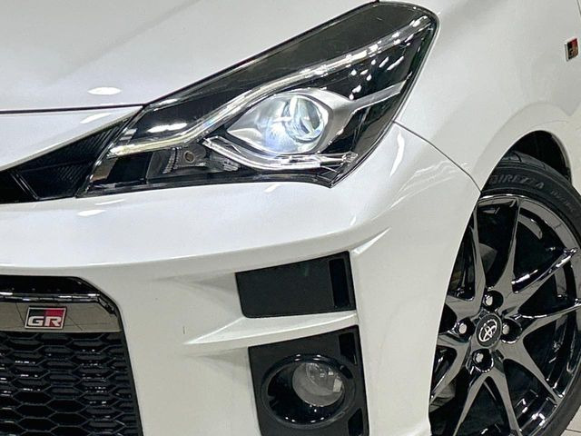 �yLED�w�b�h���C�g�z���V����ԑ��s�����ǍD�Ȏ��E���m�ۂ����S���ĉ^�]�ł��鍂�P�xLED�w�b�h���C�g�𑕔�!�_�����x�������A����d�͂��}�����Ă��܂��B