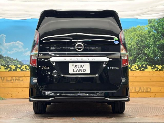 安心の最長10年・走行無制限保証(有償)をご用意。保証内容も充実はもちろん、無料点検&オイル交換や、年中無休の全国・24時間ロードサービスも付帯されておりますのでご安心下さい。