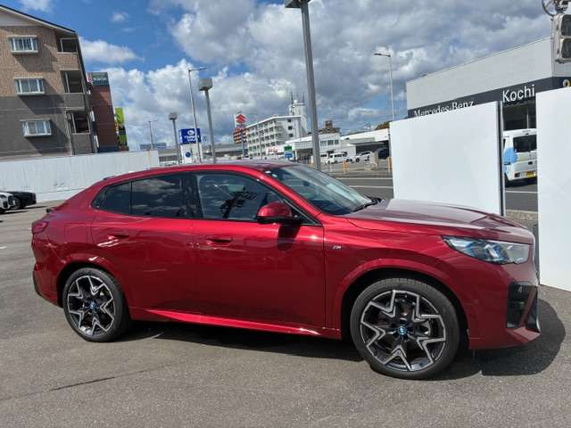 iX2xドライブ30 Mスポーツ 4WD