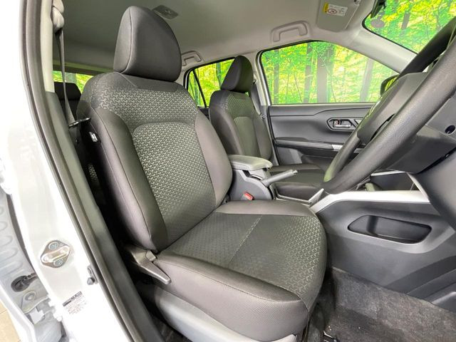 もちろん車内はキレイです♪よりクリーンな状態をキープしたいお客様には『ナノゾーンコート』がおすすめ!新型コロナウイルス対策や、除菌・消臭に効果を発揮し多くの方にご好評いただいております。