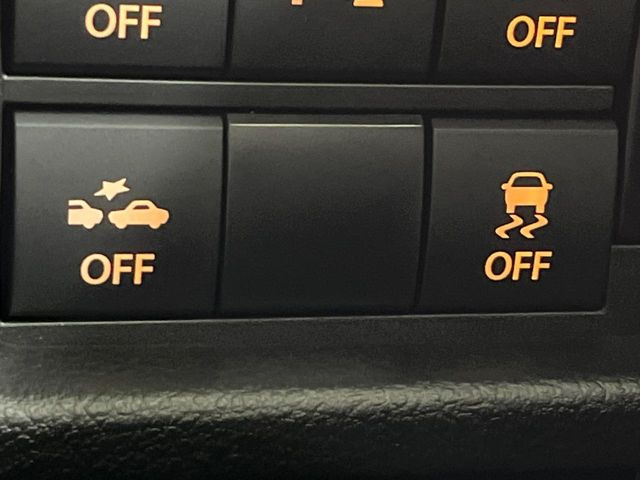 �y������h�~���u�z�ԗ��̉���������m����ƁA�����I�Ɏԗ��̐i�s������ۂ悤�Ɏԗ��𐧌䂵�܂��B�J�̓��ȂǊ���₷���H�ʏ󋵂ł����S�ȉ^�]���\�ł��B