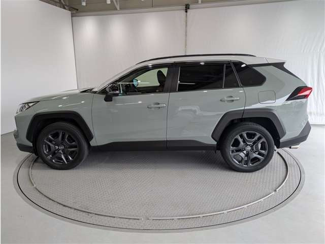 RAV42.0 アドベンチャー 4WD