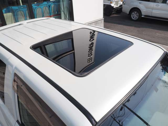 女性にも安心してお乗りいただけるよう、車内の清掃には特にこだわり、メーカー販売時の状態に近づける為に妥協は致しません!!