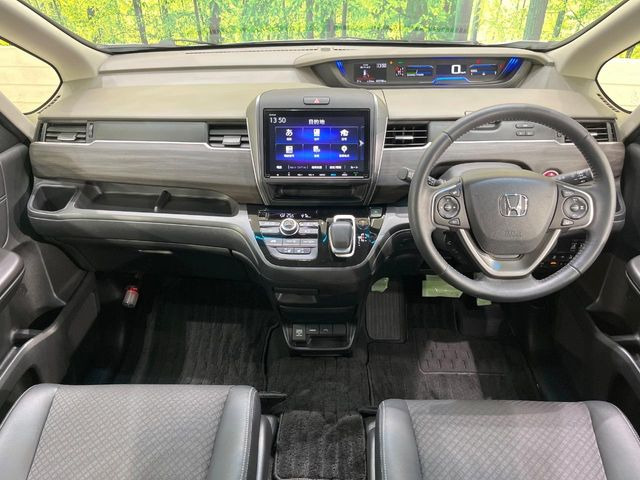 フリードハイブリッド