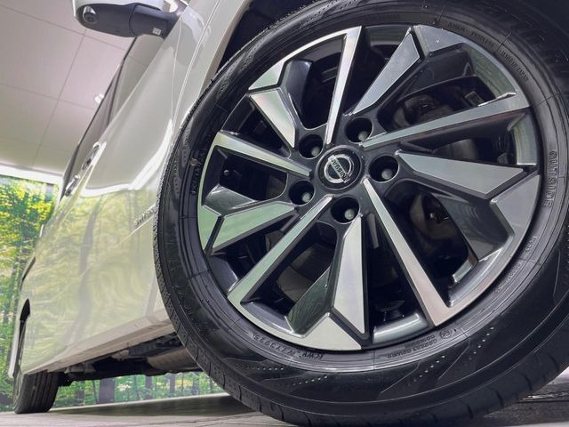 �y����16�C���`�A���~�z�C�[���z�O�ςɃ}�b�`���������A���~�z�C�[���𑕒����Ă���܂��B�e��ЊO�A���~�z�C�[����A�X�^�b�h���X�^�C�����戵�����Ă���܂��B���񂲑��k����������