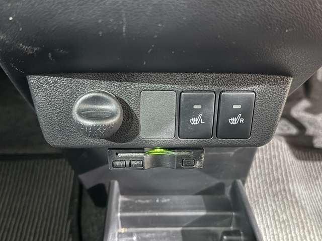 お車の販売だけではなく、お車の買い取りだけもさせていただいております!