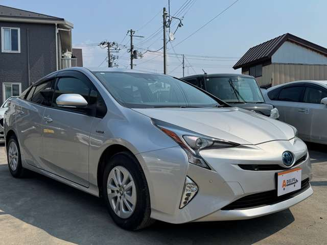 プリウス1.8 S セーフティ プラス E-Four 4WD