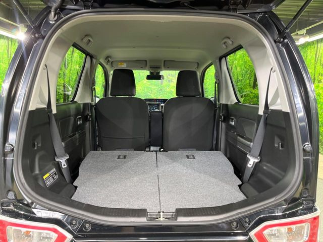 ���i�̂���������ʋ΁A���}���ɏ\���ȉ׎��X�y�[�X���m�ۂ��Ă���܂��B�Z�J���h�V�[�g��|���ƁA�傫�ȉו��̐ύڂ��\�ł���