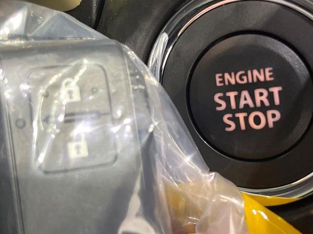 �y�L�[���X�X�^�[�g�V�X�e���z�J�o����|�P�b�g�ɓ��ꂽ�܂܂ł��h�A�̎{���E�������\�ȃX�}�[�g�L�[�𑕔��B�G���W���̃I���E�I�t�����J�M�����o���K�v����������Ƃ��Ă��֗��ł���