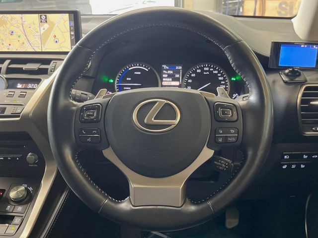 �y�����v�����X�e�A�����O�z�㎿�Ȋv���g�p���邱�ƂŁA��ɂ����������݂ƂĂ��^�]���₷���n���h���ł���