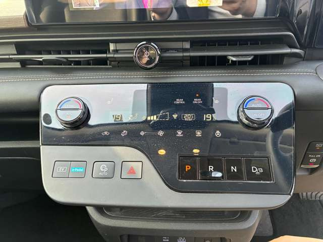 セレナ1.4 e-POWER ハイウェイスターV