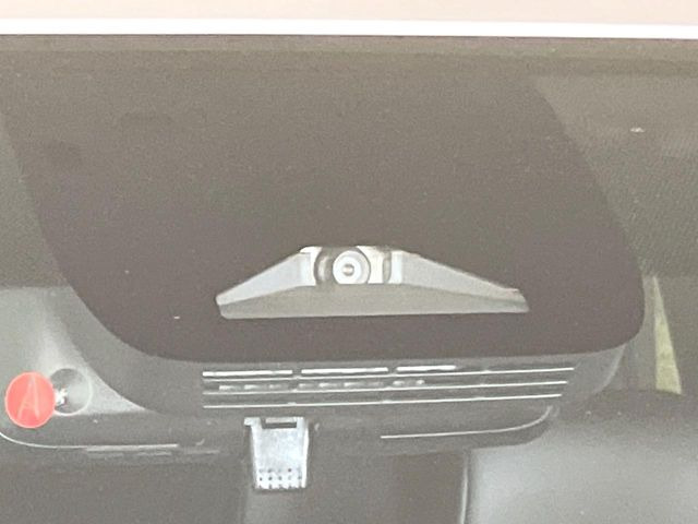 �y�g���^�Z�[�t�e�B�Z���X�z���s���ɑO���̎ԗ�����F�����A�Փ˂������Ȏ��͌x��ƃu���[�L�ŏՓˉ���Ɣ�Q�y�����A�V�X�g�B�����S�Ƀh���C�u�����y���݂��������܂��B