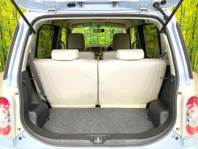 ���i�̂���������ʋ΁A���}���ɏ\���ȉ׎��X�y�[�X���m�ۂ��Ă���܂��B�Z�J���h�V�[�g��|���ƁA�傫�ȉו��̐ύڂ��\�ł���