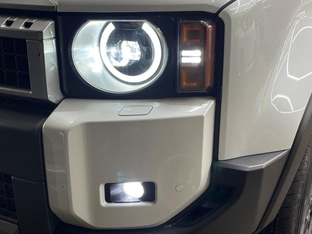 �yLED�w�b�h���C�g�z���V����ԑ��s�����ǍD�Ȏ��E���m�ۂ����S���ĉ^�]�ł��鍂�P�xLED�w�b�h���C�g�𑕔�!�_�����x�������A����d�͂��}�����Ă��܂��B