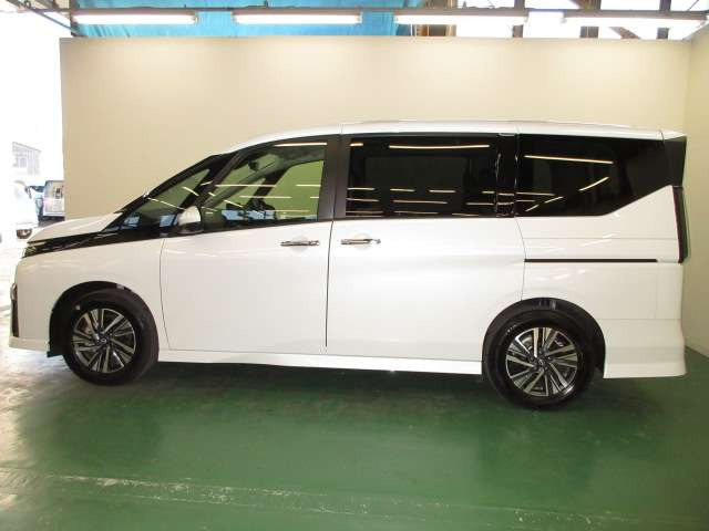 セレナ1.4 e-POWER ハイウェイスターV