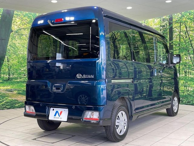 ☆全国のネクステージからお取り寄せが可能※!遠方の店舗に展示してあるクルマが気になる場合も、最寄りの店舗でご覧いただくことが可能です!是非私たちに要望をお聞かせください!※別途費用