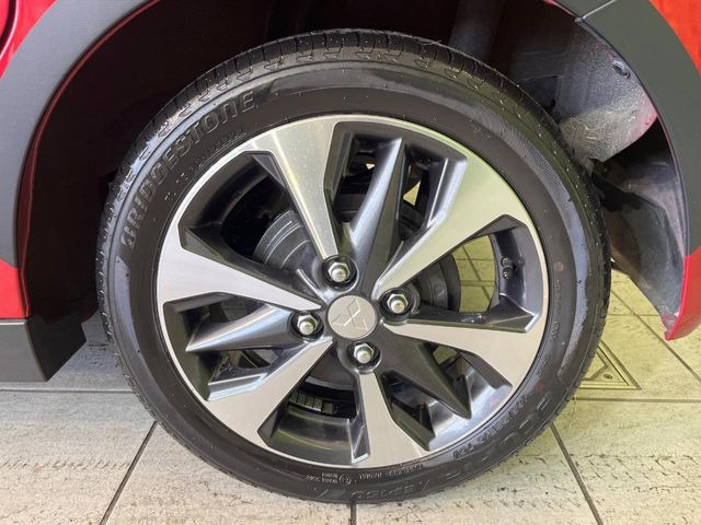 【純正15インチアルミホイール】外観にマッチした純正アルミホイールを装着しております。各種社外アルミホイールや、スタッドレスタイヤも取扱いしております。是非ご相談ください♪