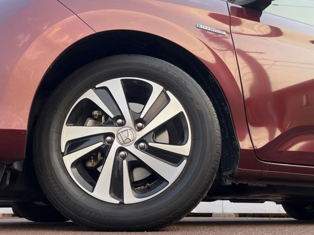 �y����15�C���`�A���~�z�C�[���z�O�ςɃ}�b�`���������A���~�z�C�[���𑕒����Ă���܂��B�e��ЊO�A���~�z�C�[����A�X�^�b�h���X�^�C�����戵�����Ă���܂��B���񂲑��k����������