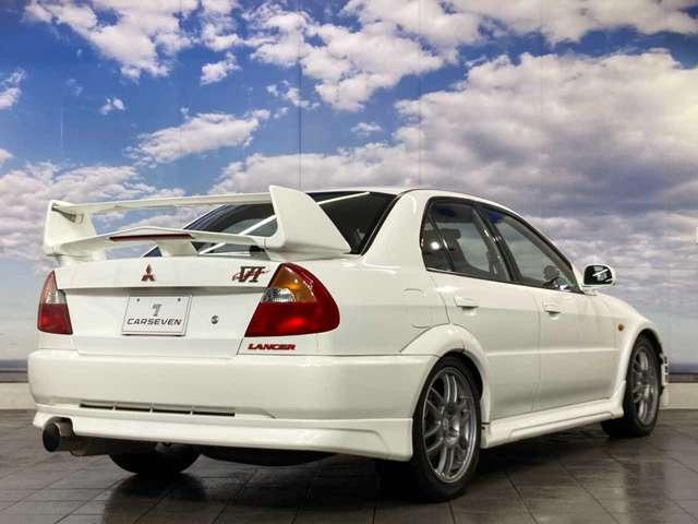 【ウィルス対策】当店のお車は全車に車内消臭・抗菌コーティングを行っております!プロのスタッフが1台1台丁寧すみずみまで綺麗にしてお客様のお手元にお渡しいたします。