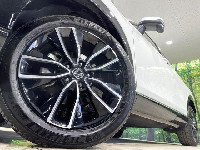 �y���������C���`�A���~�z�C�[���z�O�ςɃ}�b�`���������A���~�z�C�[���𑕒����Ă���܂��B�e��ЊO�A���~�z�C�[����A�X�^�b�h���X�^�C�����戵�����Ă���܂��B���񂲑��k����������