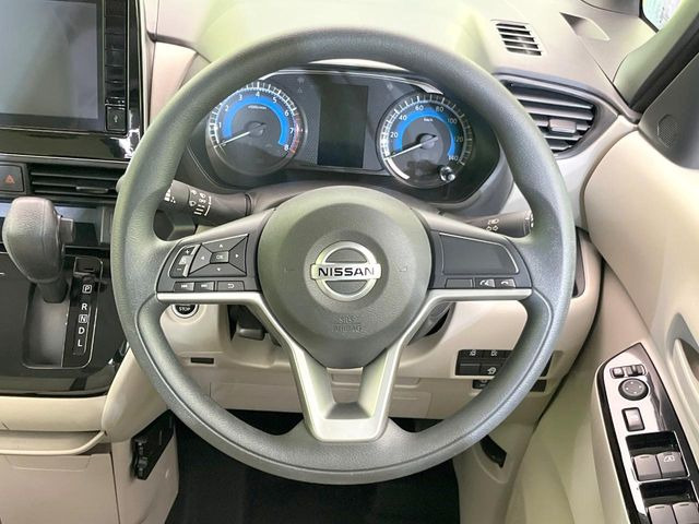 �y�X�e�A�����O�X�C�b�`�z�^�]���A�O������ڐ������炷���ƂȂ��A�I�[�f�B�I���̑��삪�\�ȕ֗��@�\!���S&���K�ȃh���C�u�����o���Ă���܂���