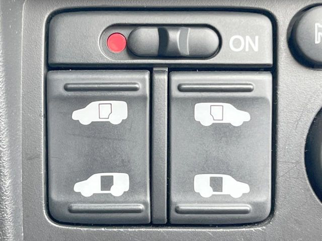 �y�����p���[�X���C�h�h�A�z�X�}�[�g�L�[��^�]�Ȃ̃X�C�b�`�Ō�ȗ����X���C�h�h�A�̊J���\���d��������͂����ăh�A���J����K�v�������A�����Ȃ��q�l�ł��ȒP�ɊJ���߂ł����K�ł���