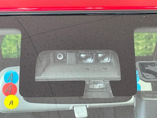 �y�X�Y�L �Z�[�t�e�B�T�|�[�g�z���s���ɑO���̎ԗ�����F�����A�Փ˂������Ȏ��͌x��ƃu���[�L�ŏՓˉ���Ɣ�Q�y�����A�V�X�g�B�����S�Ƀh���C�u�����y���݂��������܂��B