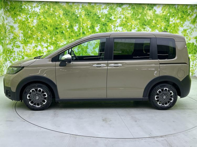 フリード1.5 ハイブリッド クロスター