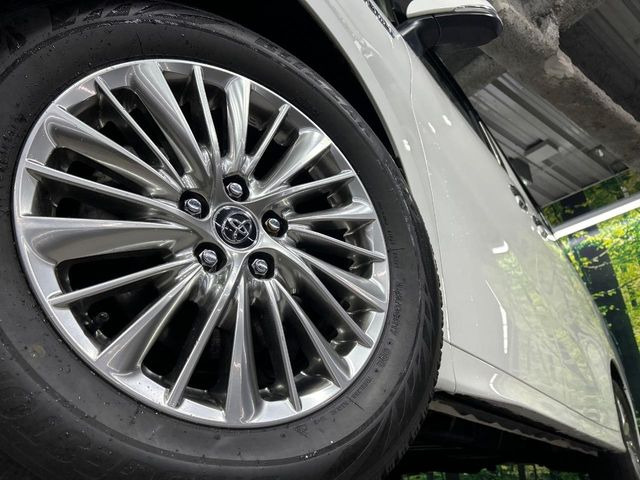 �y����17�C���`�A���~�z�C�[���z�O�ςɃ}�b�`���������A���~�z�C�[���𑕒����Ă���܂��B�e��ЊO�A���~�z�C�[����A�X�^�b�h���X�^�C�����戵�����Ă���܂��B���񂲑��k����������