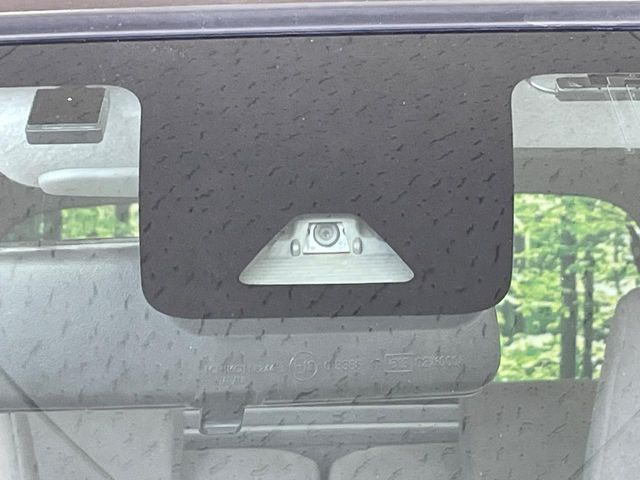 �y�X�}�[�g�A�V�X�g�z���s���ɑO���̎ԗ�����F�����A�Փ˂������Ȏ��͌x��ƃu���[�L�ŏՓˉ���Ɣ�Q�y�����A�V�X�g�B�����S�Ƀh���C�u�����y���݂��������܂��B