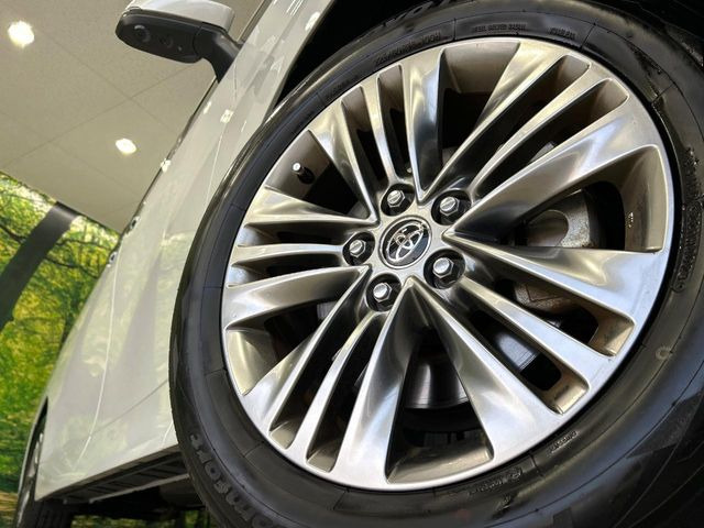 �y����18�C���`�A���~�z�C�[���z�O�ςɃ}�b�`���������A���~�z�C�[���𑕒����Ă���܂��B�e��ЊO�A���~�z�C�[����A�X�^�b�h���X�^�C�����戵�����Ă���܂��B���񂲑��k����������