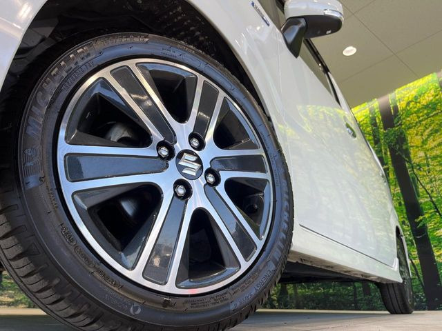 �y����15�C���`�A���~�z�C�[���z�O�ςɃ}�b�`���������A���~�z�C�[���𑕒����Ă���܂��B�e��ЊO�A���~�z�C�[����A�X�^�b�h���X�^�C�����戵�����Ă���܂��B���񂲑��k����������