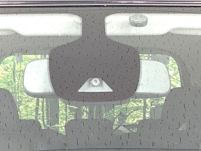 �y�C���e���W�F���g�G�}�[�W�F���V�[�u���[�L�z�t�����g�J�����őO���̎ԗ�����s�҂����m�B�Փ˂������Ȏ��͏Փ˔�Q�y���u���[�L���쓮�A�Փˉ�����T�|�[�g�B�����S�Ƀh���C�u�����y���݂��������܂��B