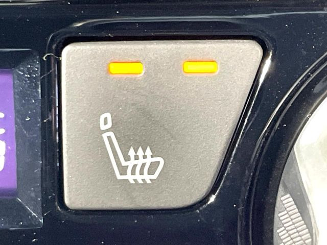 【シートヒーター】寒い日に重宝するシートヒーター!エアコンより早く温まってくれるので寒がりの人も安心ですね♪エアコンの温風は乾燥するから苦手、という方にもをおすすめです。