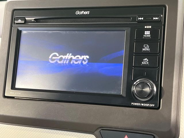 【ディスプレイオーディオ】お持ちのスマホやMP3プレイヤーとの無線接続で音楽再生が可能!コードで繋ぐわずらわしさも無く、手軽にお気に入りの音楽を楽しめます。